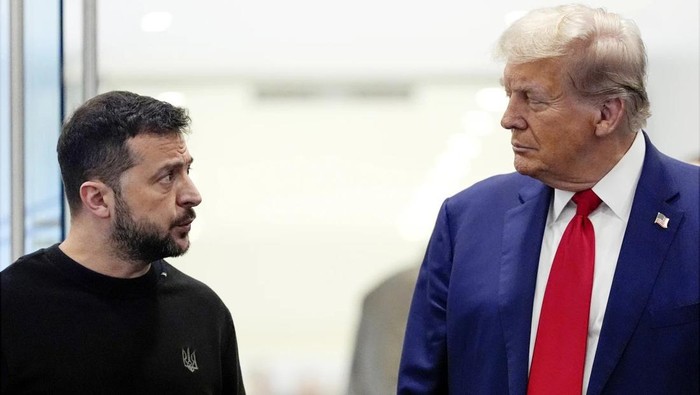 Momen Zelensky bertemu Trump di Trump Tower, AS, pada September 2024 lalu. (AP Photo/Julia Demaree Nikhinson, File)