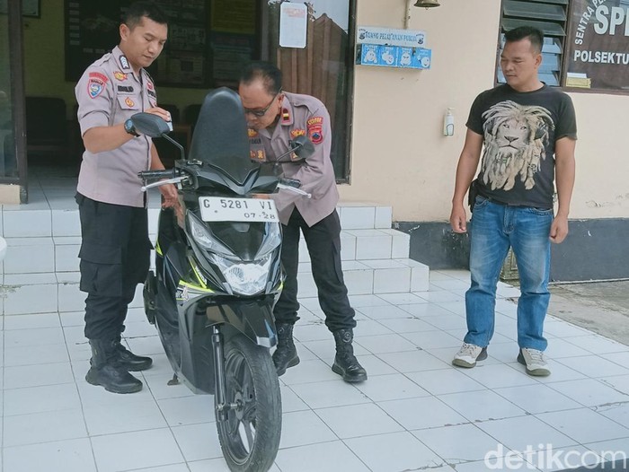 Motor milik maling kotak infak di Masjid Darussalam, Kecamatan Tulung, Klaten, Selasa (11/2/2025).