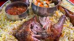 Laziz! Nasi Mandhi Lauk Kambing Panggang Super Empuk di Condet
