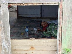 Nenek Jaimah Sakit-sakitan Tinggal Sendiri di Rumah Tak Layak Huni