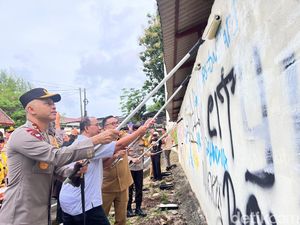 Polisi Hapus Karya Vandalisme Geng Motor di Pangkalpinang