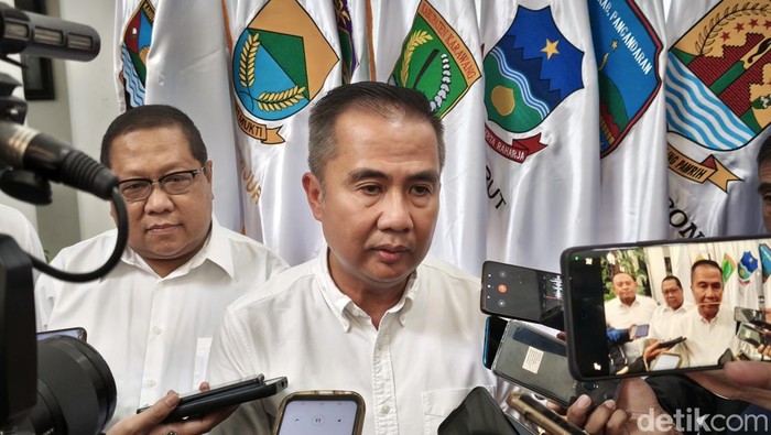 Pj Gubernur Jabar Bey Machmudin