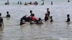 Potret Tradisi Rasol di Pulau Bawaen