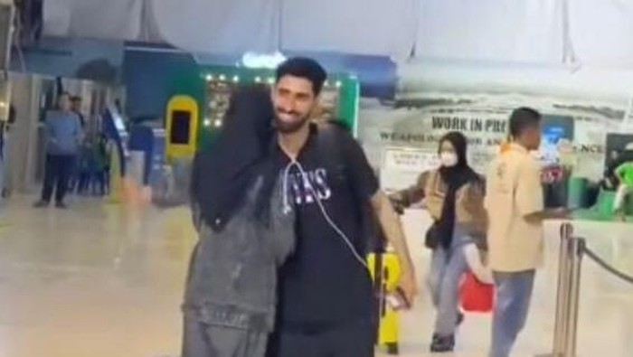 Heboh pria warga negara India, Aamir (27), terbang jauh-jauh ke Kabupaten Luwu Utara, Sulawesi Selatan (Sulsel) untuk menemui kekasihnya, Nita Pratini (28).