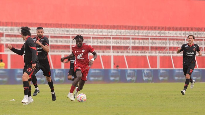 PSM Makassar bermain imbang 1-1 lawan Arema FC dalam laga Liga 1 2024/2025 di Stadion Gelora Soepriadi.