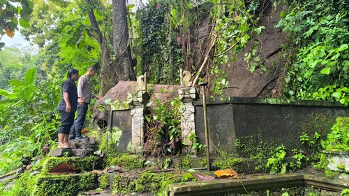 Pura Beji Pancoran Pamor di Banjar Batanduren, Desa Cepaka, Kecamatan Kediri, Tabanan, Bali, hancur tertimpa longsor pada Selasa (11/2/2025). (Foto: Dok. Istimewa)