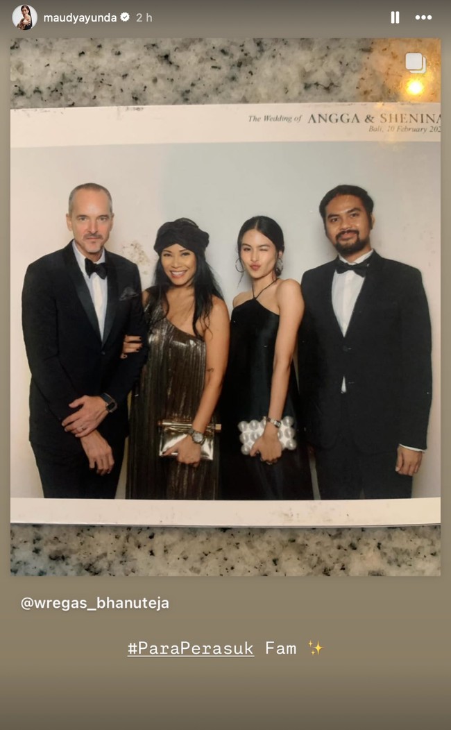 Maudy Ayunda hingga Anggun C Sasmi juga turut hadir di resepsi pernikahan Angga dan Shenina. Anggun tampak turut serta mengajak suami bulenya. Foto: Instagram