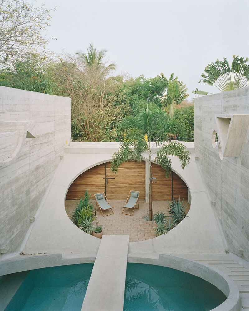rumah brutalist di Meksiko