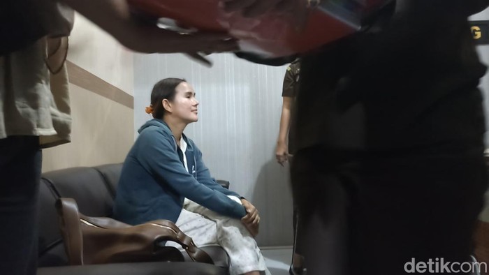 Selebgram Isa Zega tersangka pencemaran nama baik ditahan di Lapas Perempuan Malang.