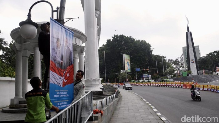 Spanduk Penyambutan Presiden Turki Recep Erdogan Hiasi Bogor Presiden Turkiye Recep Tayyip Erdogan akan melakukan kunjungan kenegaraan ke Indonesia pada 11-12 Februari 2025. Spanduk penyambutan pun dipasang di Bogor.