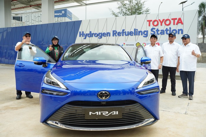 Stasiun pengisian bahan bakar mobil hidrogen Toyota. Stasiun pengisian bahan bakar mobil hidrogen Toyota.