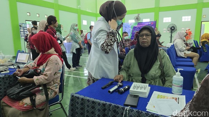 Suasana cek kesehatan gratis di Mergangsan, Kota Jogja, Selasa (11/2/2025).