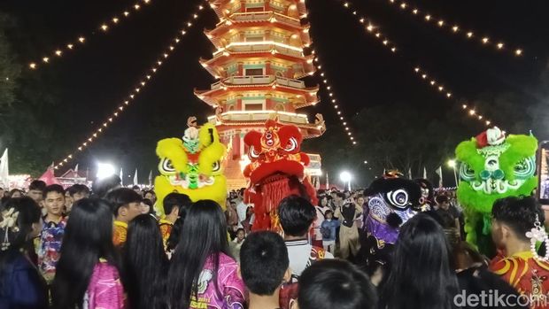 Suasana Pulau Kemaro di malam puncak perayaan Cap Go Meh, Senin (10/2/2025).
