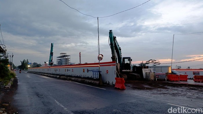 Kawasan Trase Tol Jogja-Solo seksi 2 yang terdapat penambahan bidang tanah baru, Selasa (11/2/2025).