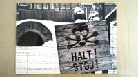 Kartu pos bergambar pagar listrik di Camp Consentration NAZI di Autzchwitz.