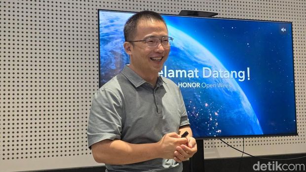 Victor Yu, Marketing Director Honor South Pacific
