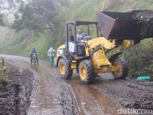 Longsor di Akses Lautan Pasir Bromo Dibersihkan, Jalur Kembali Normal