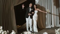 Just Married, tulis dalam keterangan foto yang diunggah keduanya. Foto: Instagram @sheninacinnamon/ @angga
