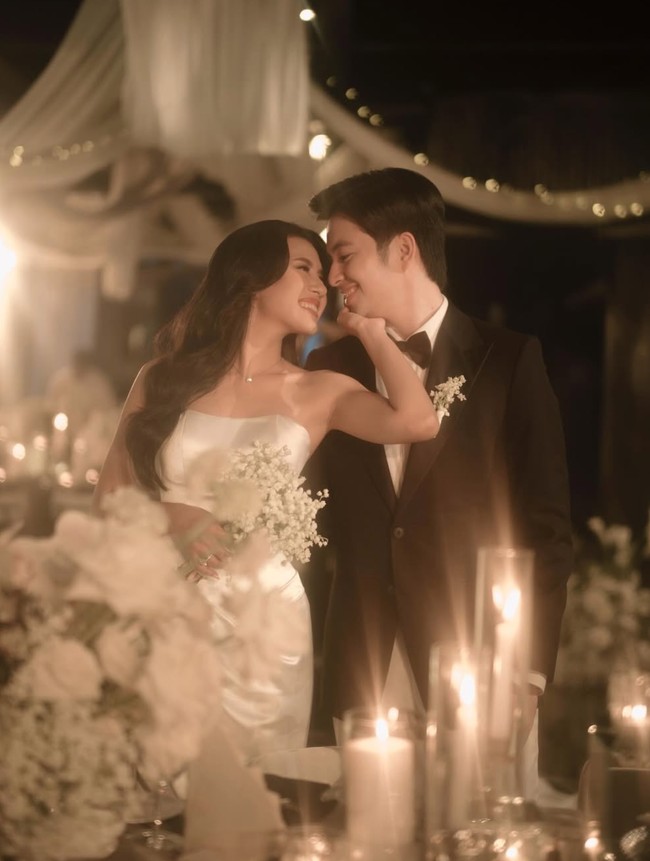 Angga dan Shenina sendiri diketahui telah berpacaran selama 4 tahun sebelum akhirnya memutuskan menikah. Pernikahan mereka juga sempat menggemparkan publik karena tak pernah mempublikasikan rencana pernikahan sebelumnya. Foto: Instagram/@sheninacinnamon