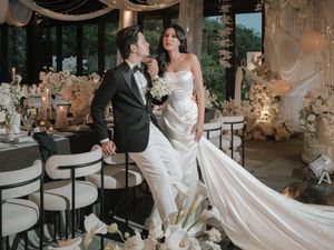 8 Foto Resepsi Pernikahan Angga Yunanda-Shenina, Wedding Dream Simpel Elegan