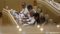 Anggaran Otorita Ibu Kota Nusantara (IKN) terkena efisiensi anggaran sebesar Rp 1,15 triliun. Efisiensi akan dilakukan pada beberapa aktivitas mulai dari perjalanan dinas hingga kebutuhan pembelian alat tulis kantor (ATK). 