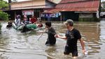 Banjir Setinggi Dada Rendam Makassar