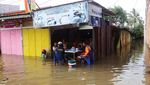 Banjir Setinggi Dada Rendam Makassar