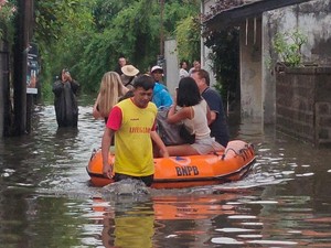 Banjir Besar Melanda Bali, Beberapa Titik Lumpuh-Turis Dievakuasi