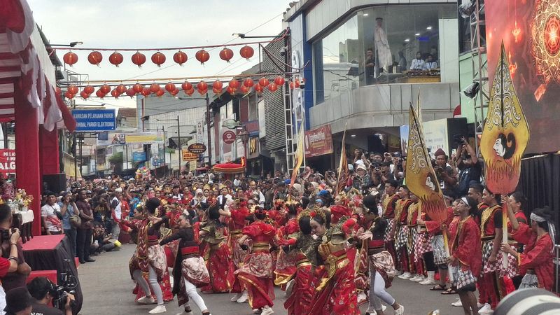 Cap Go Meh di Jalan Surya Kencana, Bogor.