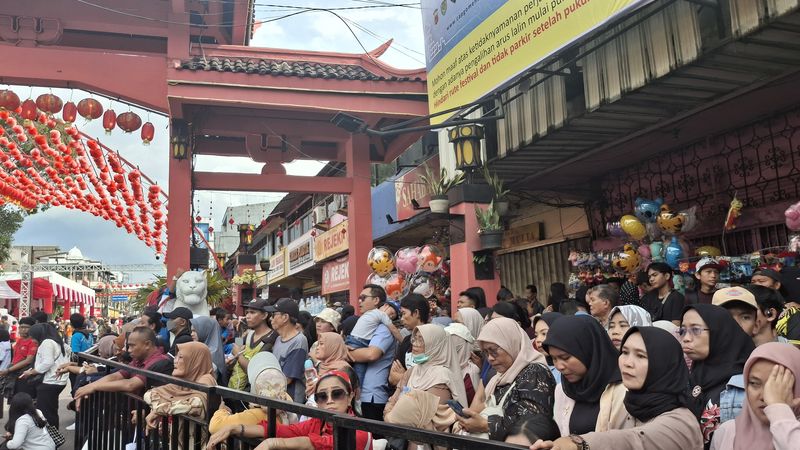 Cap Go Meh di Jalan Surya Kencana, Bogor.