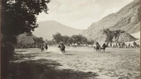 Satu dekade kemudian, Sella mencapai level baru - baik secara harfiah maupun artistik - dalam ekspedisi tahun 1909 ke K2 bersama Duke of the Abruzzi. Sebuah permainan polo yang dimainkan di wilayah Gilgit-Baltistan, 1909.