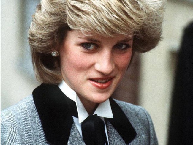 Princess Diana (1961 - 1997) visits a health centre in Lisson Grove, London, 7th March 1984. She is wearing a grey coat by Jan van Velden. (Photo by Jayne Fincher/Princess Diana Archive/Getty Images)