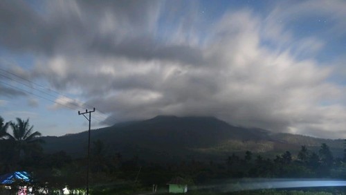Gunung Lewotobi Laki-laki Meletus pagi ini, Rabu (12/2/2025). (PVMBG)