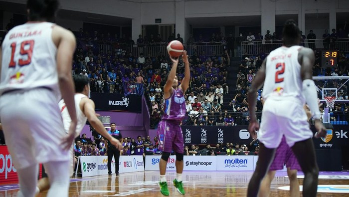 Hangtuah Jakarta kalahkan Pelita Jaya 81-74 dalam lanjutan IBL 2025, Rabu (12/2/2025) malam WIB.
