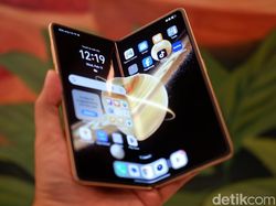 Unboxing Honor Magic V3, HP Layar Lipat Punya Bodi Tipis