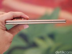 Unboxing Honor Magic V3, HP Layar Lipat Punya Bodi Tipis