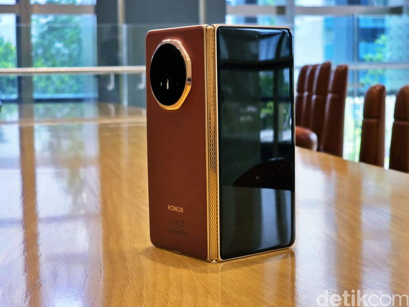 Honor Magic V3