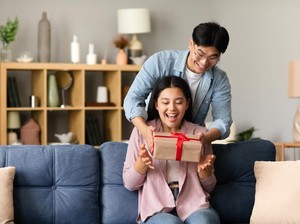 5 Ide Kado Valentine Romantis & Mewah, Bikin Pasangan Makin Cinta