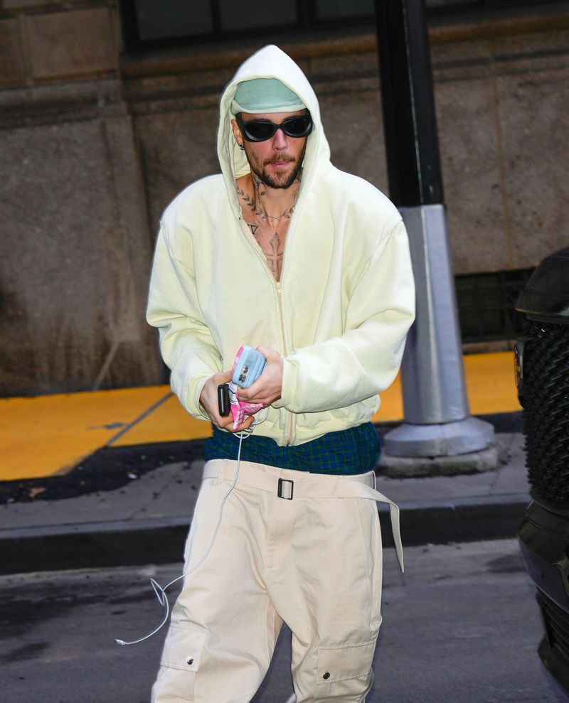 NEW YORK, NY - FEBRUARY 05:  Justin Bieber is seen on February 05, 2025 in New York City.  (Photo by XNY/Star Max/GC Images)