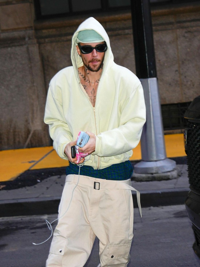 Justin Bieber NEW YORK, NY - FEBRUARY 05: Justin Bieber is seen on February 05, 2025 in New York City. (Photo by XNY/Star Max/GC Images)