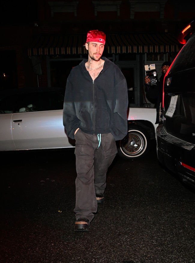 Sumber yang dekat dengan Justin mengungkap bahwa dia terlihat lelah kemungkinan karena dia harus melawan tekanan dari publik dan perhatian media terus-menerus, di samping sifatnya yang penyendiri. Foto: GC Images/Raymond Hall