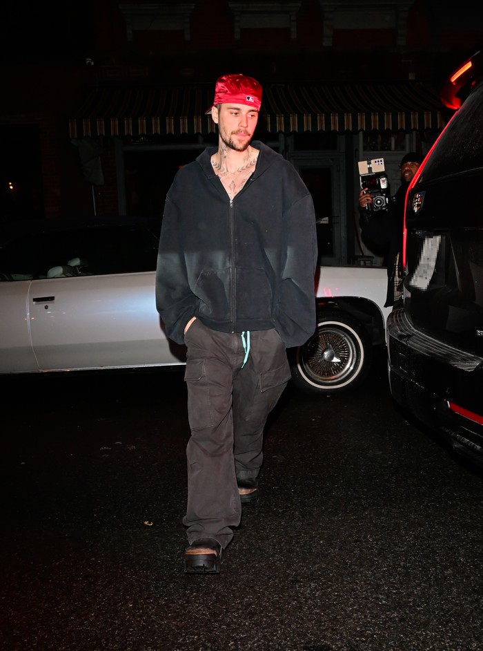 NEW YORK, NEW YORK - FEBRUARY 06: Justin Bieber is seen leaving Lucali Pizza in Brooklyn on February 06, 2025 in New York City. (Photo by Raymond Hall/GC Images)