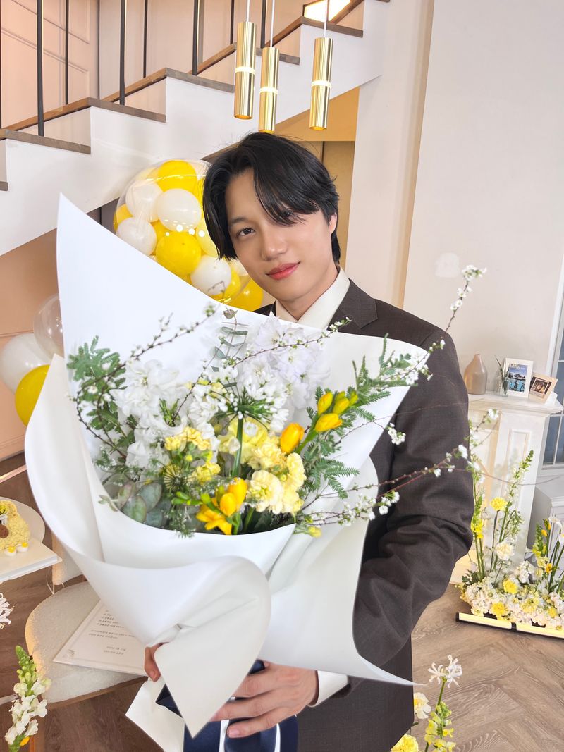 Kai EXO mengadakan siaran langsung setelah pulang wajib militer