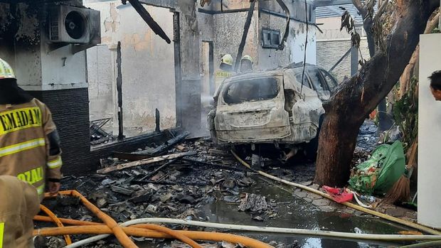 Kebakaran di Cipinang Melayu, Jakarta Timur, Rabu (13/2/2025) pagi menghanguskan 1 rumah dan mobil Pajero.