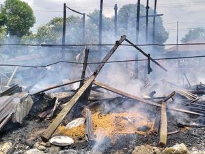 Rumah di Kahu Bone Kebakaran, Pemilik Sempat Terjebak-Alami Luka Bakar