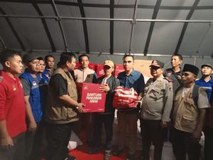 Kemensos Salurkan Bantuan Logistik untuk Korban Banjir di Lombok Barat