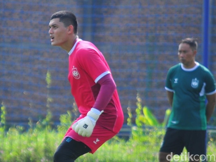 Kiper PSIS Semarang, Adi Satryo. Diunggah Rabu (12/2/2025).