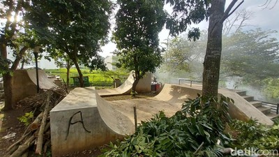 Potret Skate Park di Taman Hutan Kota Batu Sepi