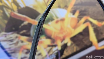 Lenovo menyematkan sejumlah speaker di tangkai Legion Glasses 2 untuk mendukung pengalaman multimedia. Speaker diposisikan dekat telinga pengguna, sehingga orang lain tidak akan mendengar audio yang keluar. Foto: Virgina Maulita Putri/detikINET