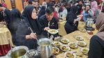 Toleransi Kental, 3.000 Lontong Cap Go Meh Dibagikan Kelenteng Malang